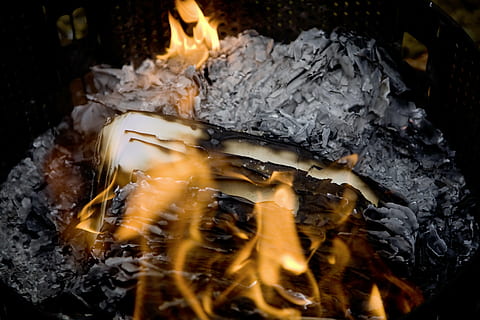 fire, brand, ash, flame, smoke, burn, wood fire, heat, heat - temperature, burning, food, food and drink, close-up, no people, fire - natural phenomenon, freshness, indulgence, nature, ready-to-eat, high angle view, glowing, outdoors, preparation, sweet food, bonfire, temptation, 4K, CC0, public domain, royalty free