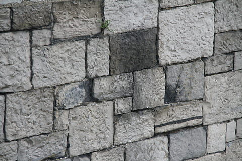 paret, paret de pedra, fons, patrons abstractes, arquitectura, rajola, ciutat, marc complet, funció de construcció de parets, estructura construïda, textura, patró, cap gent, sòlid, aspre, dia, material de pedra, gris, a l'aire lliure, rectangle, primer pla, concret, vell, 5K, CC0, domini públic, lliure de regalies