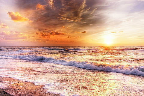 Strand, Wolken, Dämmerung, dramatisch, goldene Stunde, Landschaft, Natur, Ozean, Meer, Seeschaum, seelandschaft, Himmel, Sonnenaufgang, Sonnenuntergang, Wasser, Wellen, Schönheit in der Natur, Szenen - Natur, wolke - himmel, Welle, Horizont über Wasser, Sport, Horizont, Land, Wassersport, Bewegung, Surfen, Ruhe, idyllisch, Sonne, draußen, 2K, CC0, gemeinfrei, lizenzfrei