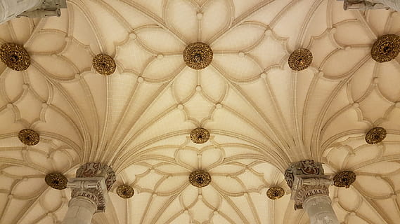 soffitto, architettura, Saragozza, geometria, architettura ed edifici, in casa, dettaglio architettonico, ornato, bellezza, antico, lusso, in stile retrò, vecchio stile, modello, il passato, storia, struttura costruita, nessuno, design, simmetria, ricchezza, decorazione, attrezzatura per l'illuminazione, motivo floreale, architettura e arte, fotogramma intero, direttamente sotto, destinazioni di viaggio, colonna architettonica, 2K, CC0, dominio pubblico, privo di copyright
