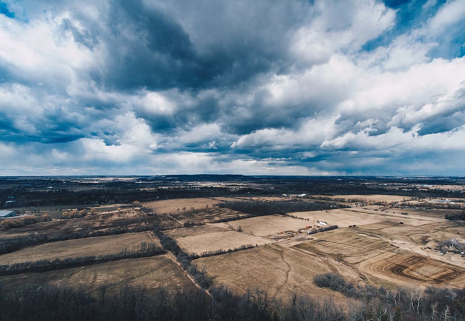moře mraků, letecký, Pohled, pole, zataženo, nebe, pohled shora, tráva, mrak, venkov, Příroda, scén, krajina, venku, letecký pohled, mrak - nebe, modrý, horizont nad zemí, panoramatický, nikdo, klidné scény, životní prostředí, scenics - příroda, krása v přírodě, přistát, klid, den, scéna s oblaky, zatažený, venkovské scény, mimoměstské scény, zemědělství, 4K