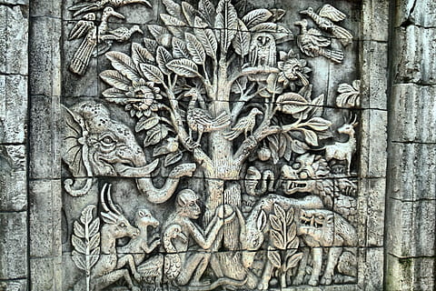 sbalzato, calcestruzzo, arte muraria, sollievo, parete, tempio, pietra, scultura, mitico, flora, elefante, uccelli, animali, intaglio, intemperie, architettura, arte e artigianato, mestiere, rappresentazione, creatività, rappresentazione umana, struttura costruita, intaglio - prodotto artigianale, nessuno, giorno, modello, storia, somiglianza maschile, il passato, statua, costruzione, fotogramma intero, avvicinamento, design, bassorilievo, all'aperto, ornato, 2K, CC0, dominio pubblico, privo di copyright