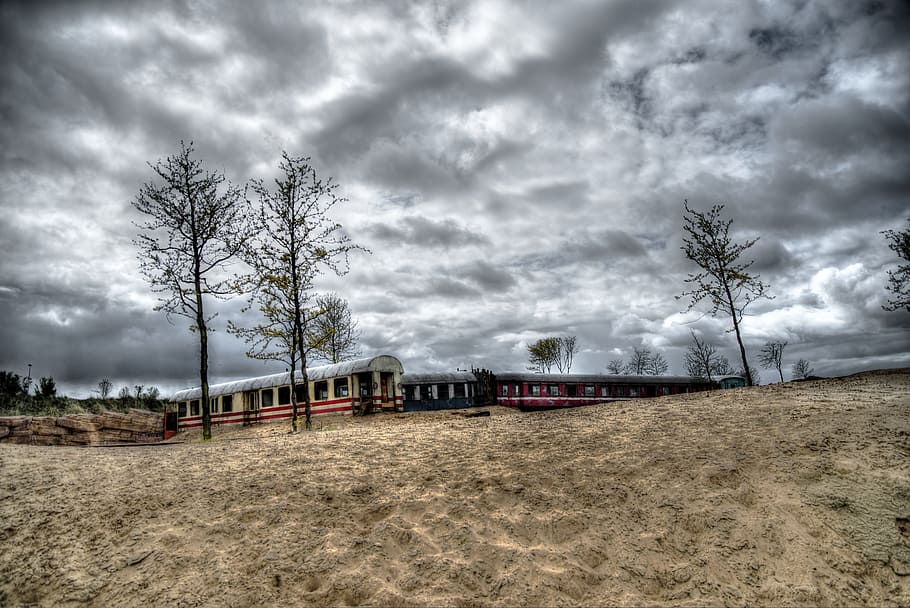 diversos, nua, arbres, gris, cel, tramvia, tren, desert, abandonat, hdr, tramvia, tren, àrtic desèrtic, núvols, misteriós, sorra, groc, rang dinàmic alt, emmen, zoo, Holanda, deixat enrere, núvol - cel, transport, arbre, a l'aire lliure, cap gent, núvol de tempesta, naturalesa, manera de transport, planta, transport públic, terra, tren - vehicle, bellesa a la natura, medi ambient, transport per ferrocarril, tempesta, arquitectura, viatjar, ominós, 5K