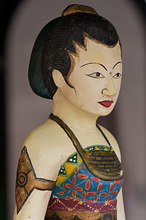 beeld, Indonesië, Java, standbeeld, reizen, cultuur, kunst en ambacht, binnenshuis, vertegenwoordiging, menselijke representatie, creativiteit, beeldhouwwerk, detailopname, studio opname, mensen, ambacht, mannelijke gelijkenis, menselijk lichaamsdeel, tatoeëren, vrouwelijke gelijkenis, jonge volwassene, muur - bouwfunctie, kleding, focus op de voorgrond, 5K, CC0, publiek domein, royaltyvrij