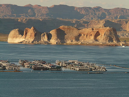 nave, spedizione, porta, avvio, Lake Powell, serbatoio, lago, acqua, paesaggio, montagna, Arizona, Utah, Stati Uniti d'America, mare, mezzi di trasporto, nave nautica, lungomare, roccia, natura, giorno, formazione rocciosa, roccia - oggetto, modo di trasporto, nessuno, architettura, terra, solido, viaggio, esterno dell'edificio, struttura costruita, all'aperto, formazione, 2K, CC0, dominio pubblico, privo di copyright