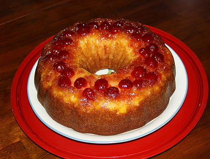 kage, ananas, omvendt, kirsebær, upside, ned, toppings, Brun, sød, desserter, mad, bagt, bagværk, lækker, komfort, sukker, velsmagende, gul, snack, rød, hvid, plader, bord, mad og drikke, ingen mennesker, plade, indendørs, friskhed, stilleben, tæt på, klar til at spise, overbærenhed, sødt mad, velvære, sund kost, fristelse, dessert, høj vinkel visning, træ - materiale, morgenmad, porcelæn, fransk mad, 720P, CC0, offentligt domæne, royaltyfrie