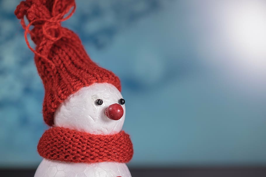 ninot de neu, portar, vermell, Teixir, tapa, il·lustració de mocador, home de neu, hivern, fred, humor, postal, targeta de felicitació, neu, figura, blanc, deco, Nadal, cara, decoració, divertit, icona d’hivern, bufanda, bola de neu, felicitació de Nadal, entreteniment, descarat, nas, ulls, punt, sentit, juguetear, artesania, fons, representació, temperatura de fred, barret, primer pla, art i artesania, centrar-se en primer pla, llana, cap gent, joguina, tèxtil, roba, barret de punt, representació humana, sol objecte, roba calenta, 4K