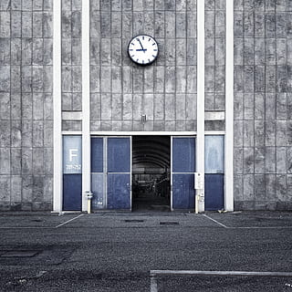orologio, analogico, tempo, piazza, mercato all'ingrosso, architettura, città, costruzione, amburgo, Germania, struttura costruita, nessuno, caratteristica della parete, esterno dell'edificio, mezzi di trasporto, giorno, strada, Entrata, colonna architettonica, all'aperto, vuoto, porta, direzione, parete, simbolo, 1080P, CC0, dominio pubblico, privo di copyright