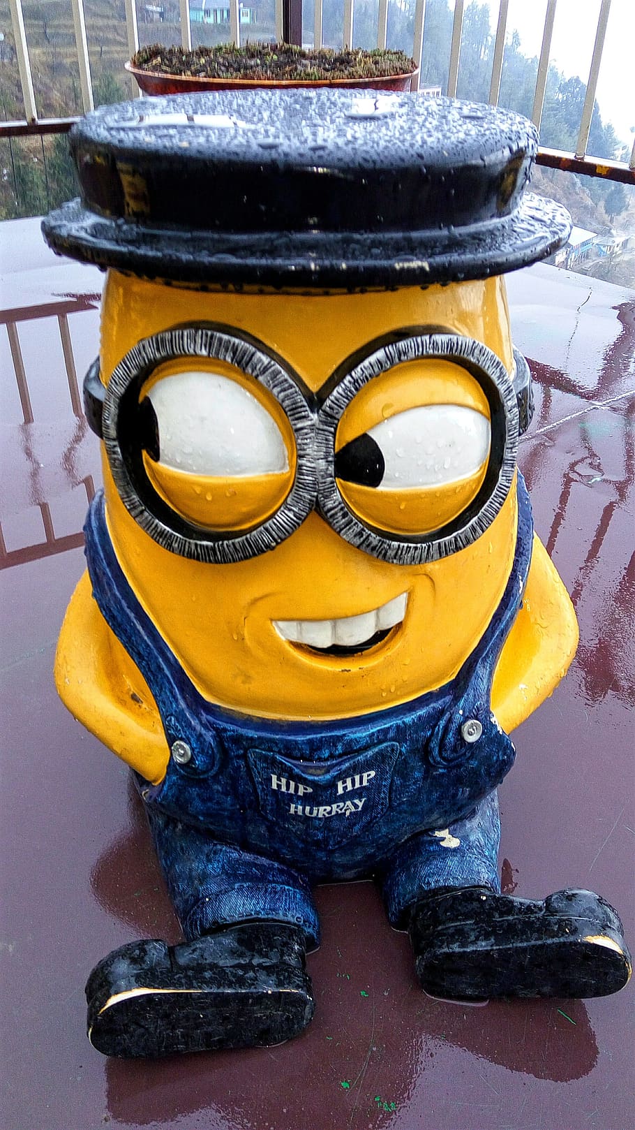 kreslená pohádka, spongebob, design, interiér, stolice, židle, nábytek, výzdoba, dekorace, socha, umění, tvořivost, umělecký, zastoupení, umění a řemesla, sochařství, detail, lidské zastoupení, nikdo, řemeslo, kov, žlutá, mužská podobnost, uvnitř, den, zaměřit se na popředí, řezbářství - řemeslný výrobek, zlaté barvy, stůl, vyšperkovaný, 4K