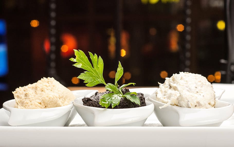 pastís de xocolata, blanc, bol, principiants, pasta d'oliva, enganxar, cuina, menjar, casolà, aperitiu, immersió, berenar, plat, saludable, Oliva, mediterrani, tapenade, vegetarià, italià, oli, tàperes, puré, calamata, antipasti, tradicional, dieta, condiment, menjar i beguda, cap gent, frescor, gourmet, a l'interior, luxe, alimentació saludable, centrar-se en primer pla, herba, planta, full, primer pla, benestar, taula, postres, menjar dolç, menjar asiàtic, vegetals, dolç, fulla de menta - culinària, menjar francès, 4K