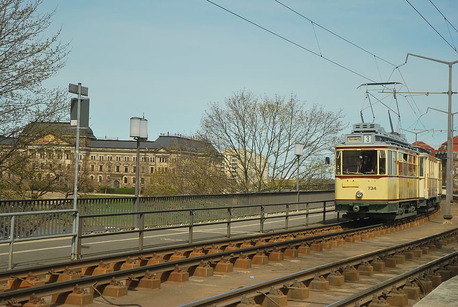 tramvai, dresden, știri, transport, transportul feroviar, urmări, transport public, mijloc de transport, arhitectură, tren, construită, tren - vehicul, Sina de cale ferata, natură, cablu, cer, exteriorul clădirii, copac, zi, electricitate, nici o persoana, vehiculul terestru, arbore gol, în aer liber, alimentare electrică, cale ferată, 4K
