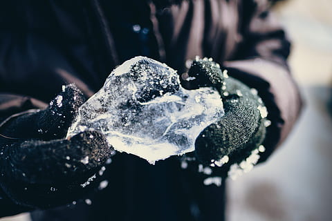 雪, 冬, 白, コールド, 天気, 氷, 自然, 人, 手袋, 閉じる, ホールディング, 一人, 前景に焦点を当てる, 寒い気温, セレクティブフォーカス, 日, 中央部, 人間の手, ハンド, 人体の部分, 認識できない人, 屋外, ライフスタイル, 黒色, 暖かい衣類, 4K