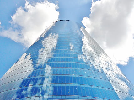 høj, stigning bygning, klar, glas vinduesbygning, tårn, bygning, refleksioner, himmel, blå, Sky, lysreflektioner, by, sky - himmel, lav vinkel visning, arkitektur, bygget struktur, bygning udvendig, høj - høj, kontorbygning udvendig, natur, moderne, dag, skyskraber, kontor, ingen mennesker, glas - materiale, afspejling, Spir, 4K, CC0, offentligt domæne, royaltyfrie