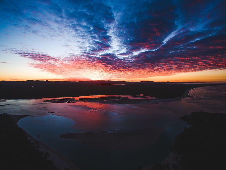 hvid, sandstrand, overskyet, himmel, solnedgang, strand, skyer, skumring, aften, landskab, natur, udendørs, refleksioner, sand, silhuet, sol, vand, scenics - natur, sky - himmel, skønhed i naturen, rolig scene, afspejling, ro, orange farve, sø, ikke-urbane scene, ingen mennesker, idyllisk, dramatisk himmel, miljø, 4K