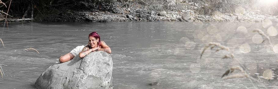 estiu, riu, model, dolent, aigua, romàntic, naturalesa, joc de colors, una persona, adult, dia, rock, llac, rock - object, adult jove, sòlid, aventura, assegut, a l'aire lliure, moviment, activitat d'oci, mirant, 4K