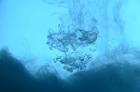 Unterwasser Illustration, Graustufen, Fotografie, Textur, Hintergrund, Blau, Wasser, Rauch, Nebel, Flüssigkeit, Wirbel, unter wasser, unterseeisch, keine Leute, Nahansicht, Meer, Natur, Tiere in freier Wildbahn, Bewegung, Tierthemen, Schwimmen, Leben im Meer, Marine, Tierwelt, Qualle, Tier, Rauch - physische Struktur, draußen, türkisfarben, Verschmutzung, Blauer Hintergrund, 4K, CC0, gemeinfrei, lizenzfrei