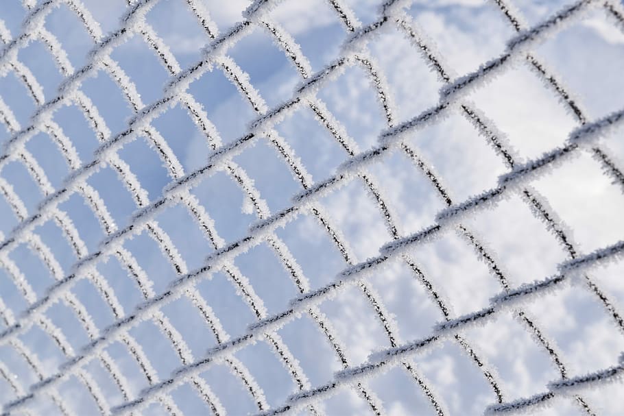 skabelon, struktur, baggrund, abstrakt, ingen, natur, udendørs, Leann, sne, hvid, vinter, hegn, mønster, baggrunde, ingen mennesker, hvid farve, tæt på, metal, fuld ramme, dag, sikkerhed, tekstureret, sollys, gitter, trådnet, gentagelse, sølvfarvet, forbindelse, beskyttelse, legering, stål, 5K