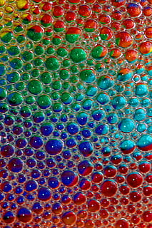 bolle, sapone, acqua, riflessione, colori, trasparente, astratto, macro, sfondi, bolla, liquido, far cadere, modello, bagnato, avvicinamento, strutturato, fotogramma intero, multicolore, nessuno, scelta, in casa, variazione, natura morta, grande gruppo di oggetti, forma, colore verde, blu, abbondanza, rosso, design, cerchio, plastica, 2K, CC0, dominio pubblico, privo di copyright