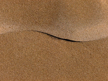 piasek, fala, plaża, tekstura, tło, morze Północne, nad morzem, Natura, pełna ramka, wylądować, żadnych ludzi, brązowy, tła, dzień, teksturowane, wzór, wysoki kąt widzenia, na dworze, pustynia, spokój, zbliżenie, światło słoneczne, beżowy, piękno natury, klimat, suchy klimat, 4K, CC0, domena publiczna, darmowe zdjęcia