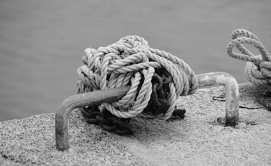 cordes, nodes, mar, arreglant, estiba, corda, blanc i negre, vaixell nàutic, nus lligat, cap gent, dia, a l'aire lliure, força, lligat, retorçat, primer pla, terra, naturalesa, aigua, centrar-se en primer pla, connexió, textura, complexitat, material de fusta, patró, natura morta, color turquesa, enredat, 5K