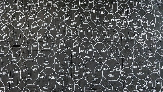 tomada em barcelona, arte finala do esboço da cara da pessoa, padronizar, parede, arte, branco, face, origens, quadro completo, ninguém, grande grupo de objetos, abundância, desenhar, forma, dentro de casa, comunicação, natureza, fechar-se, dia, conexão, tiro do estúdio, beleza na natureza, cor preta, tecnologia, abstrato, caos, 4K, CC0, domínio público, royalty free