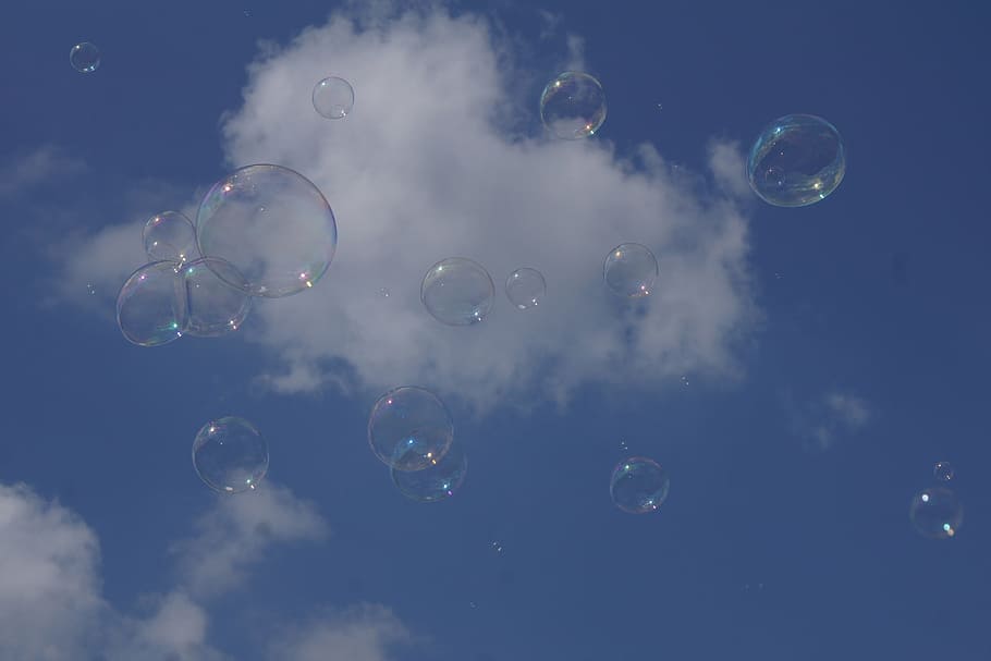 sæbebobler, Himmelblå, vægtløs, himmel, blå, flyde, luftige, lethed, flyve, blæse, Sky, boble, boblestang, baggrunde, sky - himmel, skrøbelighed, sårbarhed, natur, sæbe sud, Midt i luften, ingen mennesker, lav vinkel visning, gennemsigtig, sfære, flyvende, dag, udendørs, skønhed i naturen, vand, multi farvet, letvægt, renhed, 4K