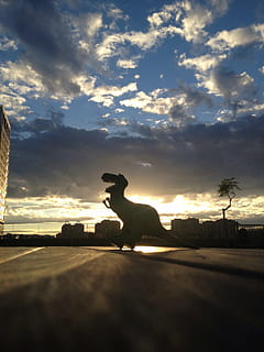 dinosauro, cielo, controluce, tramonto, nuvola - cielo, luce del sole, silhouette, natura, persone reali, una persona, all'aperto, attività di svago, stili di vita, uomini, giorno, seduta, campo, sole, rilassamento, bellezza nella natura, 1080P, CC0, dominio pubblico, privo di copyright