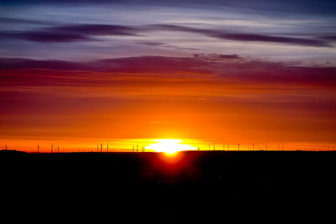 Sonnenuntergang, Landschaft, Rotlicht, rot, Licht, Gegenlicht, Schatten, bunt, Nacht-, Stimmung, Reflexion, Abend, abendstimmung, Idylle, Reflexionen, golden, Hintergrund, Silhouette, orange Farbe, Sonne, szenen, Dramatischer Himmel, Himmel, wolke - himmel, Szenen - Natur, Schönheit in der Natur, Umgebung, ruhige Szene, Ruhe, Natur, Sonnenlicht, keine Leute, Horizont, idyllisch, hinterleuchtet, Horizont über Land, draußen, dunkel, 5K, CC0, gemeinfrei, lizenzfrei