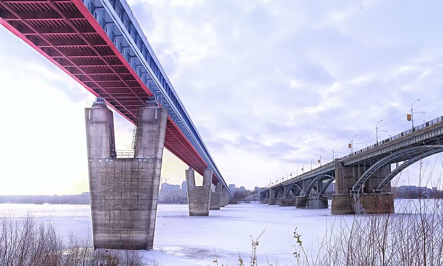 bro, flod, vinter, is, kaj, landskab, stål, på broen, prestigebyggeri, skyer, Rusland, bro - menneskeskabt struktur, forbindelse, ingeniørarbejde, viadukt, bygget struktur, arkitektur, transportmidler, vej, himmel, vand, sky - himmel, natur, dag, kold temperatur, lav vinkel visning, udendørs, bue bro, 4K