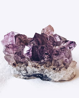 ametyst, kamień, magia, białe tło, studio strzał, minerał, wewnątrz, kryształ, zbliżenie, geologia, kamień szlachetny, martwa natura, biżuteria, solidny, żadnych ludzi, szorstki, fioletowy, kwarc, skała, rock - obiekt, półszlachetny klejnot, jedzenie i picie, Natura, Drogocenny klejnot, 2K, CC0, domena publiczna, darmowe zdjęcia