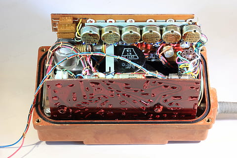 Polska, radziecki, zimno, wojna, geiger, licznik, radioaktywność, promieniowanie, czek, Wybierz, elektroniczny, składniki, okablowanie, żadnych ludzi, walizka, bagaż, wewnątrz, pojemnik, zbliżenie, kabel, duża grupa obiektów, studio strzał, stary, martwa natura, stos, sprzęt, Elektryczność, białe tło, odetnij, Plastikowy, torba, technologia, pudełko, 5K, CC0, domena publiczna, darmowe zdjęcia