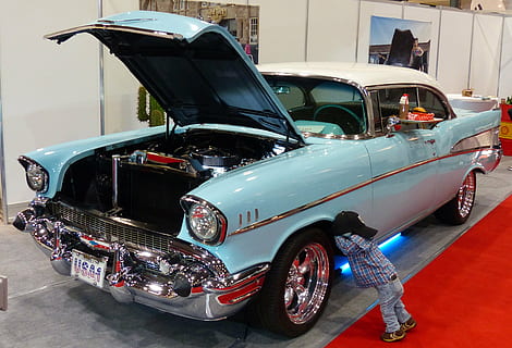 Messe, Ausstellung, Oldtimer, Auto, historisch, alte Autos, klassisch, Oldtimer-Ausstellung, Transportmittel, Kraftfahrzeug, Transport, Landfahrzeug, Retro-Stil, gebaute Struktur, Tag, Gebäudehülle, die Architektur, Stadt, Cabrio, stationär, Auto-Werkstatt, Straße, Luxus, Jahrgang, keine Leute, Garage, Chrom, 2K, CC0, gemeinfrei, lizenzfrei