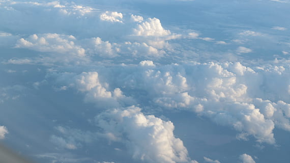 mico, naturalesa, cloudscape, estiu, núvol, vol, núvol - cel, cel, escenics - natura, bellesa a la natura, atmosfera, fons, vent, medi ambient, cap gent, blau, idíl·lic, tranquil·litat, cel dramàtic, dia, Color blanc, a l'aire lliure, meteorologia, brillant, suavitat, a dalt, clima, 5K, CC0, domini públic, lliure de regalies