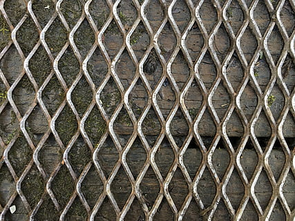 hout, rooster, bruin, chainlink omheining, metaal, patroon, veiligheid, volledig kader, achtergronden, hek, bescherming, grens, barrière, geen mensen, getextureerde, dag, detailopname, ontwerp, herhaling, ingebouwde structuur, muur - bouwfunctie, architectuur, 4K, CC0, publiek domein, royaltyvrij