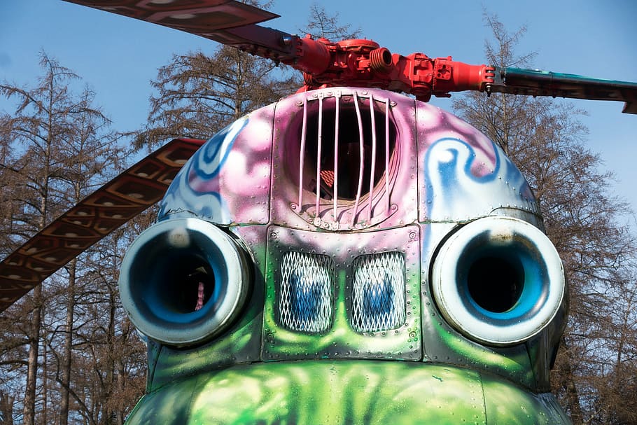 Hubschrauber, gemalt, Graffiti, Objekt, grunge, Blatt, Jugend, Kreativität, Farbe, Sprayer, sprühen, Vandalismus, Grafik, grafisch, Weiß, Blau, Grün, Rosa, Struktur, Rotorblätter, Hintergrund, Fonds, wonabc, eine Gruppe von Künstlern, Kunsthandlung, draußen, Nahansicht, keine Leute, Baum, Tag, Natur, Himmel, Tierthemen, Tier, Wirbeltier, ein Tier, Pflanze, Tierwelt, Vogel, Tiere in freier Wildbahn, Ast, Tierkörperteil, Fisch, mehrfarbig, Tierauge, Tierkopf, 5K