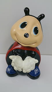 marihøne, søt, morsom, Lucky ladybug, keramisk, representasjon, innendørs, blå, stilleben, ingen folk, leketøy, nærbilde, kunst og Håndverk, menneskelig representasjon, studio skudd, figurine, keramikk, plast, pattedyr, håndverket, enkelt objekt, økonomi, 5K, CC0, offentlig domene, opphavsrett gratis