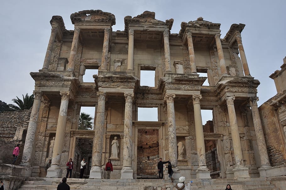efes, efesus, biblioteca de ephesus, història, el passat, arquitectura, antic, destinacions de viatge, estructura construïda, turisme, antiga ruïna, cel, civilització antiga, viatjar, columna arquitectònica, vell, arqueologia, lloc de culte, vista d’angle baix, arruïnat, grup de persones, naturalesa, exterior de l'edifici, a l'aire lliure, història antiga, 4K