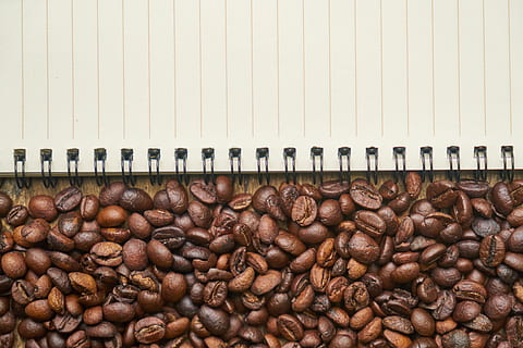 ahşap, Fasulyeler, kafein, Kahve, aroma, aromatik, kahverengi, kafe, kapatmak, kahve çekirdekleri, karanlık, taze, not defteri, kâğıt, tohumlar, tablo, kavrulmuş kahve çekirdeği, büyük nesne grubu, bolluk, kahve içmek, yiyecek ve içecek, insansız, tazelik, Gıda, içeriye, gün, natürmort, kopya alanı, tekrarlama, içki, Desen, kavrulmuş, 5K, CC0, kamu malı, telif ücretsiz