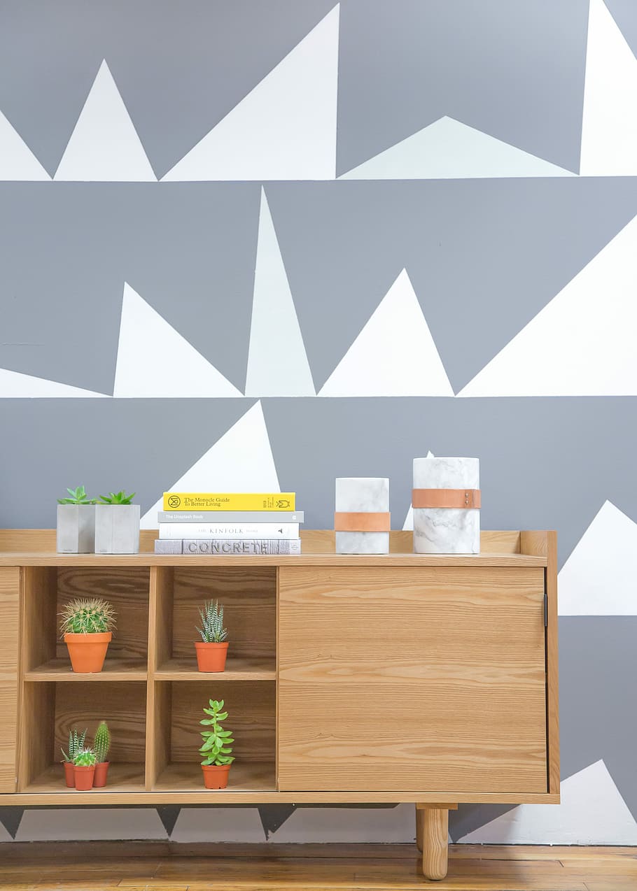 maro din lemn de bord, carte, formă, design interior, interior, tapet, raft de cărți, modern, masa, mod de viata, minim, geometrie, birou, lumânare, unsplash, suculent, nici o persoana, lemn - material, în interior, natură moartă, comunicare, alegere, arhitectură, montare pe perete, grup mare de obiecte, western script, zi, grămadă, variație, text, raft, recipient, aranjament, lumina soarelui, mobila, 4K