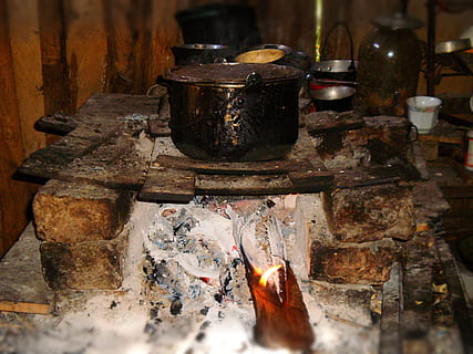 keuken-, Boer, Colombiaans, binnenshuis, brandend, vlam, warmte - temperatuur, geen mensen, voedsel, brand, vuur - natuurverschijnsel, hout - materiaal, houtkachel, religie, hout, huishoudspullen, keuken gebruiksvoorwerp, geloof, brandhout, geestelijkheid, logboek, houder, as, 2K, CC0, publiek domein, royaltyvrij