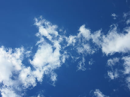 nuvole, cielo blu, nuvola bianca, gruppo musicale, cielo, blu, bianca, banda di cloud, sfondi, nuvola - cielo, tempo metereologico, Cloudscape, bellezza nella natura, ambiente, natura, atmosfera, scenics - natura, Colore bianco, nessuno, vento, luce del sole, giorno, all'aperto, la tranquillità, meteorologia, luminosa, pulito, clima, wispy, 4K, CC0, dominio pubblico, privo di copyright