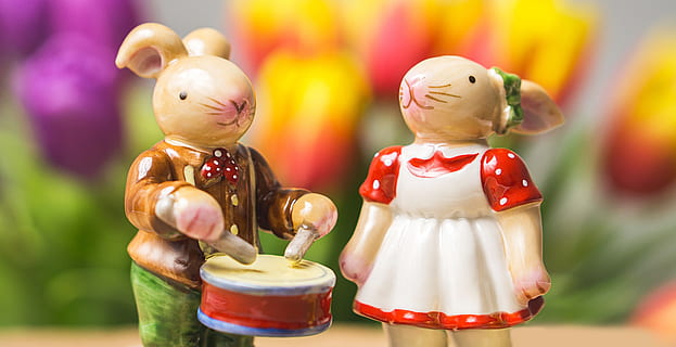 Paști, iepuras, iepure, Paste speciale, oferta de paști, vacanţă, campanie, Salut, decor, marketing, colorat, ornament, card, primăvară, floare, lalea, porţelan, reprezentare umană, reprezentare, să se concentreze asupra primelor elemente, figurină, a închide, artă și sculptură, nici o persoana, creativitate, asemănarea feminină, mancare si bautura, asemănarea bărbaților, celebrare, în interior, natură moartă, jucărie, alimente, bogat ornamentat, mic, 4K, CC0, domeniu public, fără drepturi de autor