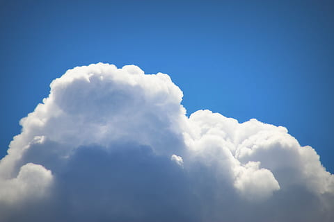 Sky, himmel, sol, blå, skyer form, hvid, skyer, cumulus skyer, mørke skyer, aftenhimmel, front detalje, vejr, humør, cumulus, smuk, landskab, sky - himmel, cloudscape, atmosfære, hvid farve, scenics - natur, abstrakt, baggrunde, skønhed i naturen, natur, idyllisk, blødhed, fluffy, ro, ingen mennesker, vind, levende farve, frihed, udendørs, lyse, klima, over, 5K, CC0, offentligt domæne, royaltyfrie