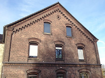 ladrillos, fachada, edificio, arquitectura, casa, históricamente, vista frontal, exterior del edificio, estructura construida, vista de ángulo bajo, cielo, ventana, día, naturaleza, arco, historia, el pasado, nadie, torre, religión, nube - cielo, al aire libre, espiritualidad, creencia, 2K, CC0, dominio público, libre de derechos