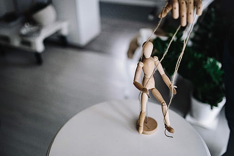 mannequin, various, poses, Wooden, hand, wood, model, yarn, pencils, puppet, posing, dummy, doll, figure, thread, gesture, people, indoors, human Hand, adult, women, human body part, italian food, selective focus, one person, focus on foreground, close-up, holding, food, freshness, occupation, day, tied up, unrecognizable person, hanging, domestic room, kitchen utensil, lifestyles, 5K