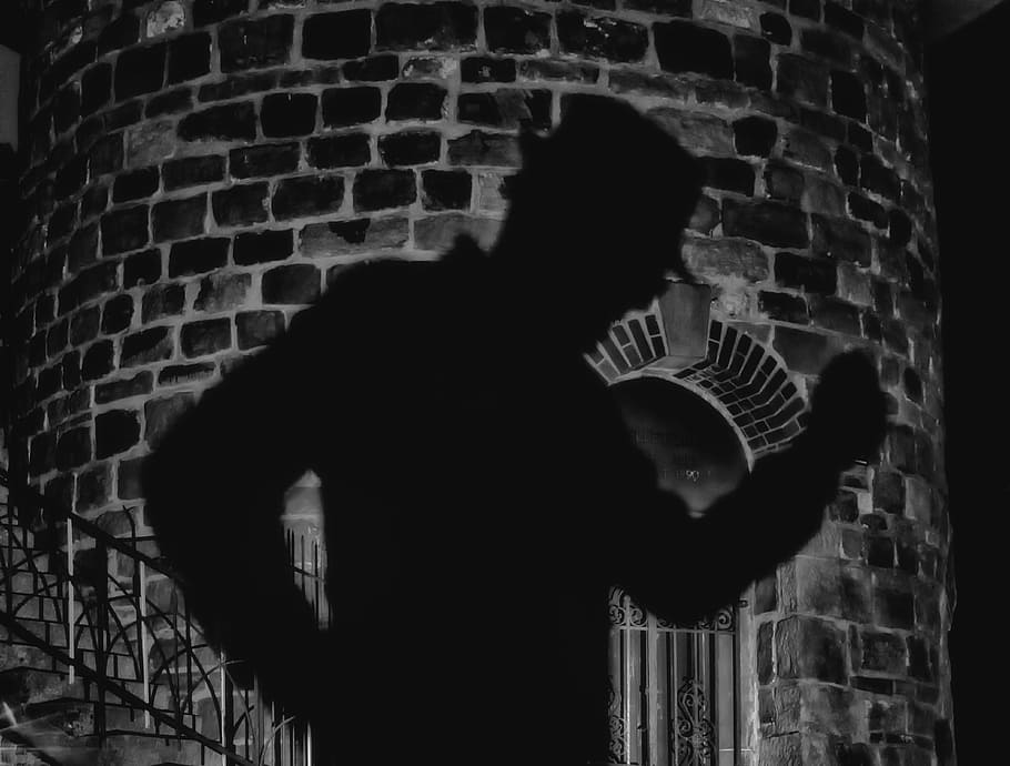 ombra, persona, portar, barret emès, paret de maó, home, barret, michael jackson, joc d'ombres, hispà, humà, siluetes, esquema, llum, blanc i negre, torre, maçoneria, una persona, paret, maó, de peu, funció de construcció de parets, silueta, a l'interior, persones reals, arquitectura, estils de vida, homes, activitat d'oci, vista del darrere, adult, tres quarts de longitud, cintura cap amunt, emoció, paret de pedra, cerca, 4K