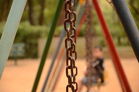 chain, flowing, general, block, metal, playground, focus on foreground, swing, no people, day, close-up, outdoors, nature, outdoor play equipment, absence, park - man made space, park, connection, selective focus, hanging, sport, fence, 2K, CC0, public domain, royalty free