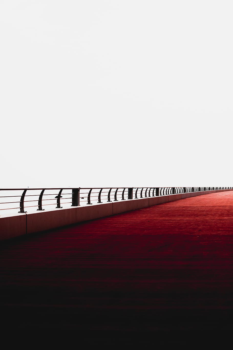 gris, concret, barrera, pres, clar, cel, foto del pont, pont, barana, Camí, paisatge urbà, mínim, vermell, ciutat, blanc, resum, geomètric, joshua fuller, fons, fons de pantalla, brillant, viatjar, fusta, horitzó, dubai, cap gent, còpia espai, cel clar, arquitectura, estructura construïda, naturalesa, dia, a l'interior, absència, funció de construcció de parets, material de fusta, connexió, tranquil·litat, en fila, sendera, buit, 5K