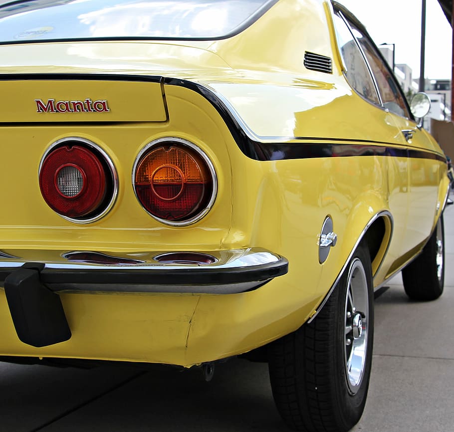 giallo, nero, coupe, manta, auto, vecchi tempi, classico, settore automobilistico, vecchia macchina, auto d'epoca, vecchio, veicolo, auto sportiva, emblema, storicamente, pkw, compagni, vecchio veicolo, cromo, marca, dettaglio, status symbol, logo, nostalgia, retrò, oldie, marca di automobili, riflettore, culto, macchina di culto, in stile retrò, veicolo terrestre, mezzi di trasporto, vecchio stile, macchina vintage, antico, modo di trasporto, veicolo a motore, Taxi, stazionario, nessuno, giorno, città, viaggio, all'aperto, trasporto pubblico, faro, metallo, avvicinamento, ruota, 2K