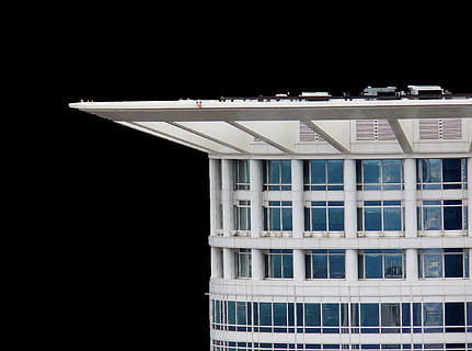 krone, skyskraber, facade, arkitektur, skyskrabere, glasfacader, moderne, skyline, op mod himlen, konstruktionsteknologi, spejlvæg, bygning, stor by, refleksioner, vindue, nat, bygning udvendig, bygget struktur, ingen mennesker, udendørs, belyst, sort baggrund, by, himmel, natur, lav vinkel visning, kopiere plads, kontorbygning udvendig, mønster, rejse, kontor, glas - materiale, 1080P, CC0, offentligt domæne, royaltyfrie